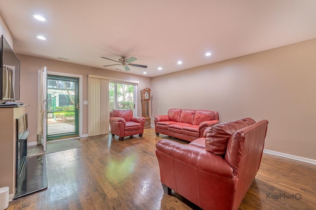 1812 S State St Unit 28, Chicago, IL 60616 - living area featuring ceiling fan, recessed lighting, and wood finished floors