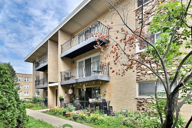 6869 N Overhill Ave Unit 2B, Chicago, IL 60631 - view of building exterior