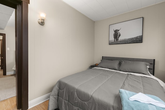 5901 N Navarre Ave, Chicago, IL 60631 - bedroom featuring wood finished floors and baseboards