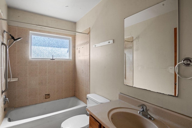 428 E Wilson St, Batavia, IL 60510 - full bath featuring shower / washtub combination and vanity
