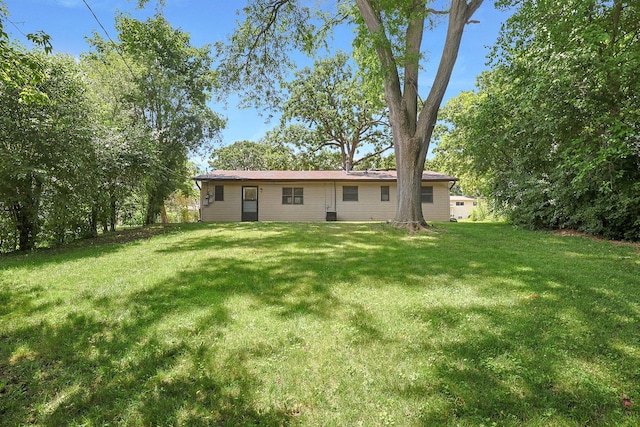 117 Timber Trl, Streamwood, IL 60107 - view of green lawn