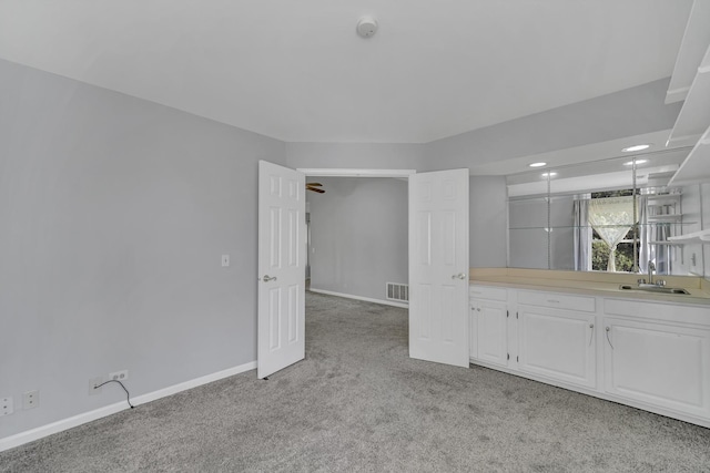 13 Willow Pkwy, Buffalo Grove, IL 60089 - unfurnished room featuring light colored carpet, a smoke detector, and recessed lighting