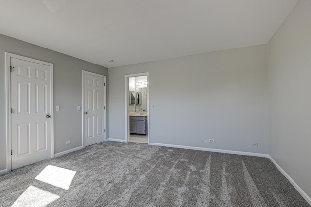 13 Willow Pkwy, Buffalo Grove, IL 60089 - unfurnished bedroom featuring carpet floors and ensuite bath