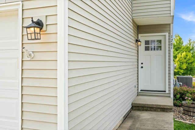 1201 Riviera Dr, Bloomington, IL 61701 - doorway to property