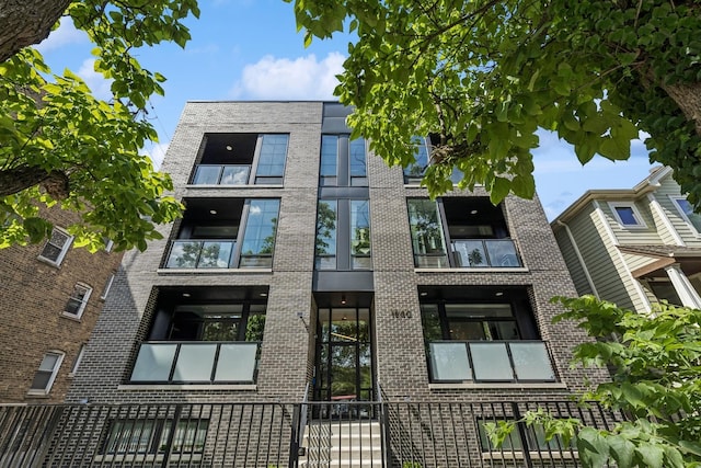 1840 W Grace St Unit 2W, Chicago, IL 60613 - photo 1