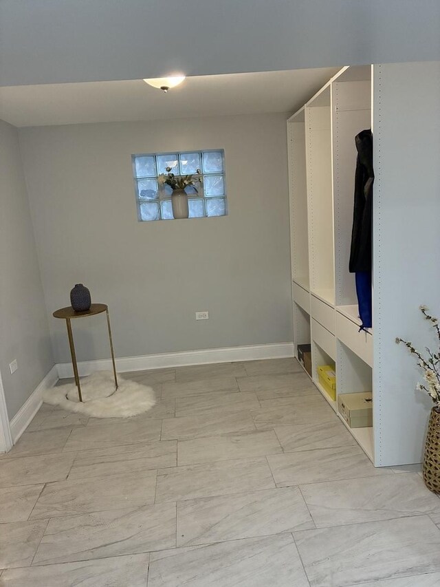 9139 S Colfax Ave, Chicago, IL 60617 - photo 20