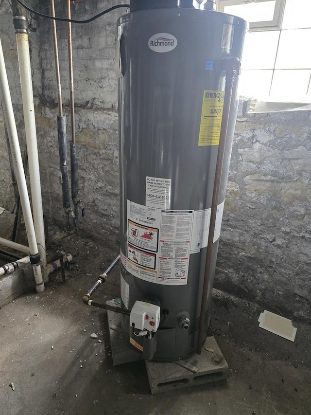 1244 E 70th St, Chicago, IL 60637 - utilities with water heater