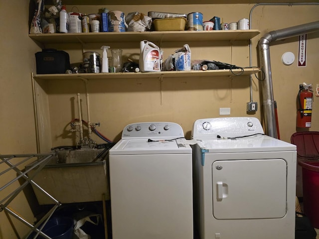 3641 W 120th St, Alsip, IL 60803 - laundry area featuring washing machine and dryer