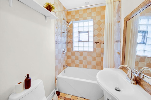 7505 S May St, Chicago, IL 60620 - bathroom with shower / tub combo with curtain and vanity