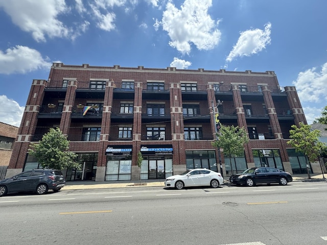 4141 N Kedzie Ave Unit 201, Chicago, IL 60618 - photo 1