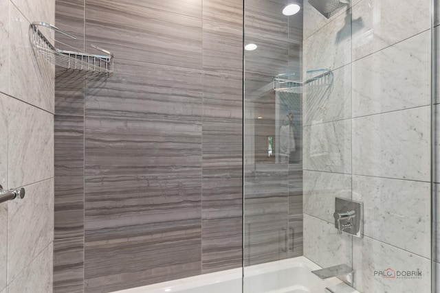 1350 N Western Ave Unit 106, Lake Forest, IL 60045 - bathroom with tiled shower / bath