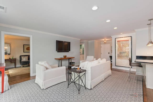 1350 N Western Ave Unit 106, Lake Forest, IL 60045 - living room featuring wood finished floors, ornamental molding, and recessed lighting