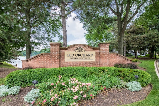 910 Persimmon Ln Unit B, Mount Prospect, IL 60056 - view of community sign