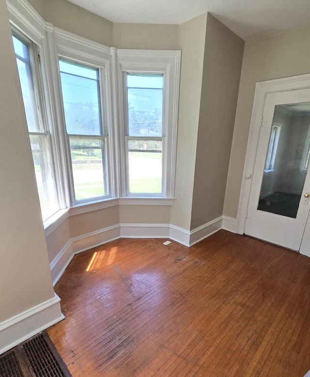 453 E Chicago St, Elgin, IL 60120 - photo 6
