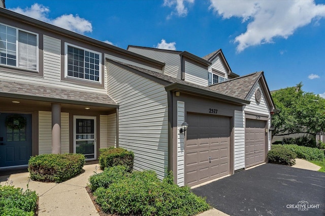 2577 Arcadia Cir, Naperville, IL 60540 - photo 2