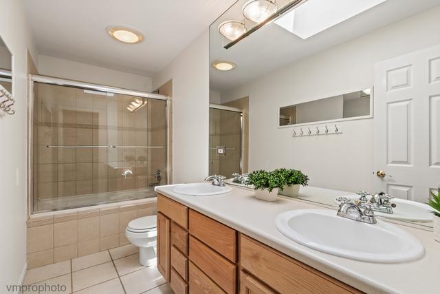 1424 E Jonquil Cir, Arlington Heights, IL 60004 - photo 31