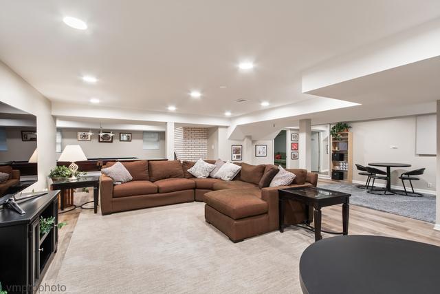 1424 E Jonquil Cir, Arlington Heights, IL 60004 - photo 33