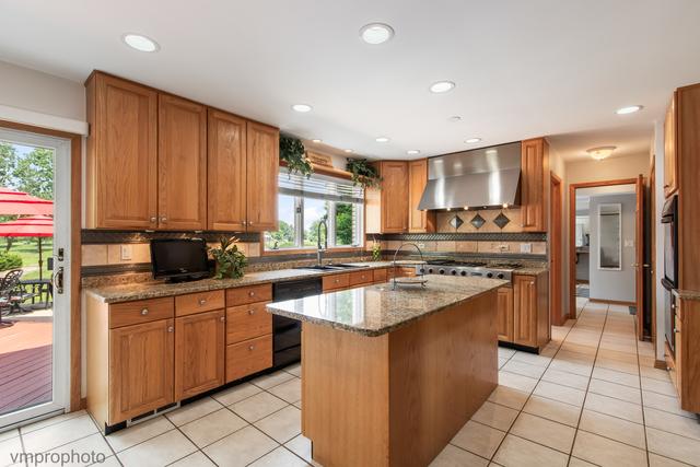 1424 E Jonquil Cir, Arlington Heights, IL 60004 - photo 10