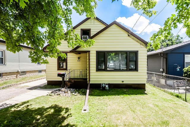 904 Bowditch Ave, Aurora, IL 60506 - photo 1