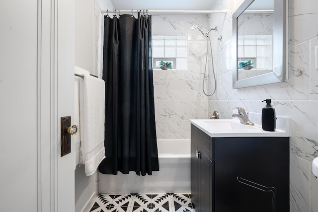 5043 W Argyle St, Chicago, IL 60630 - bathroom with shower / tub combo and vanity