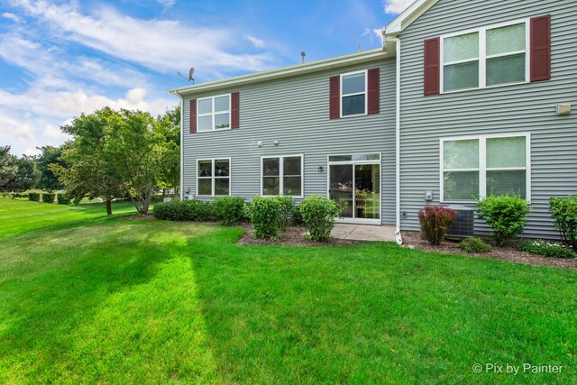 937 Emerald Dr, Pingree Grove, IL 60140 - rear view of property featuring a yard