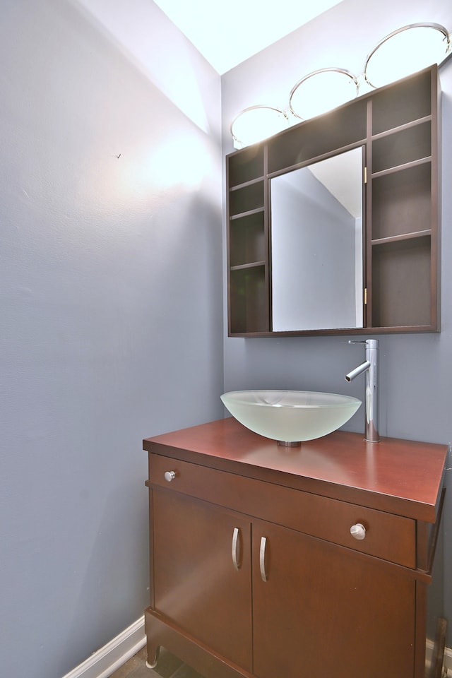 633 Ascot Ln, Streamwood, IL 60107 - bathroom with vanity