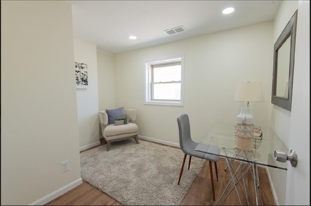 507 Wingate Dr, Schaumburg, IL 60193 - office featuring wood finished floors and recessed lighting