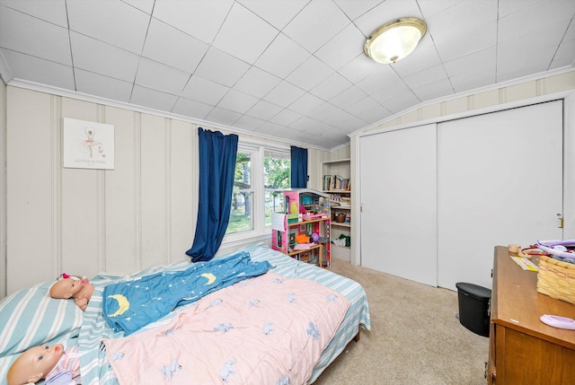 21207 Locust St, Matteson, IL 60443 - carpeted bedroom featuring crown molding, a closet, and lofted ceiling