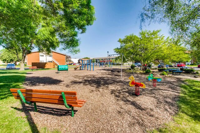 8924 Kenneth Dr Unit 1F, Des Plaines, IL 60016 - view of community jungle gym