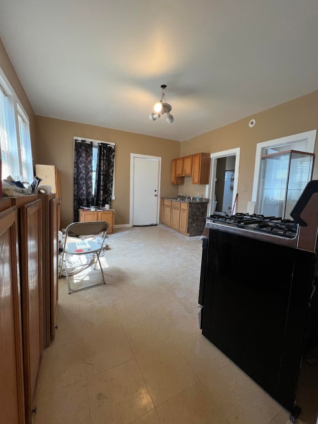5938 S La Salle St, Chicago, IL 60621 - living room with baseboards