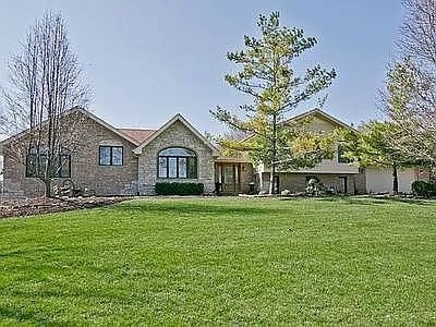 9417 W Steger Rd, Frankfort, IL 60423 - view of front facade featuring a front lawn