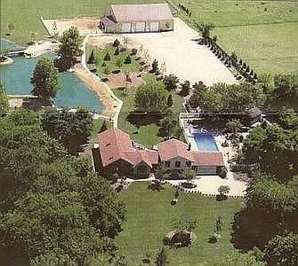 9417 W Steger Rd, Frankfort, IL 60423 - view of subject property with a pool area