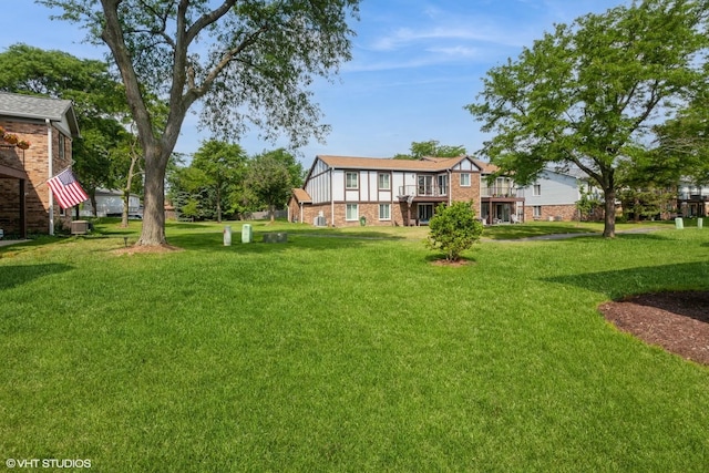 330 Memory Ln Unit 2, Westmont, IL 60559 - view of green lawn