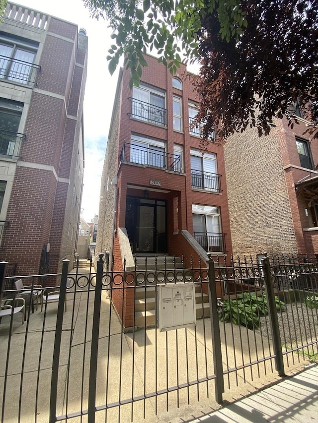 2447 W Walton St Unit 2, Chicago, IL 60622 - photo 2
