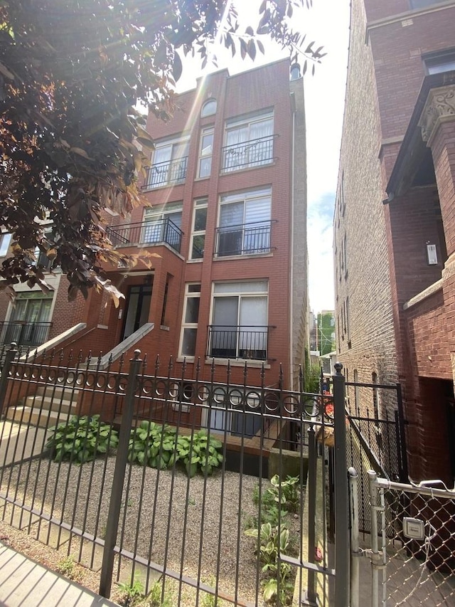 2447 W Walton St Unit 2, Chicago, IL 60622 - photo 3