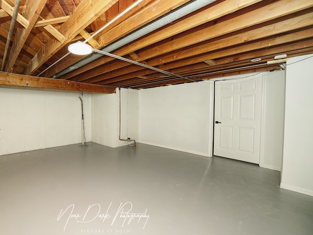 837 Wilcox Ave, Mundelein, IL 60060 - finished basement featuring baseboards