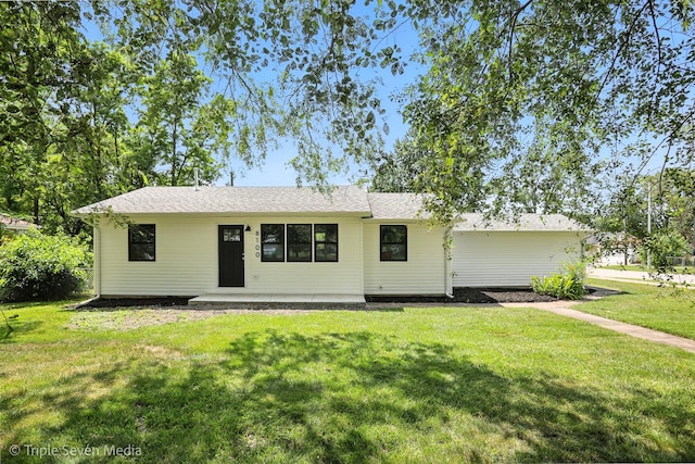 8100 Lockwood Ave, Burbank, IL 60459 - view of front of property with a front yard