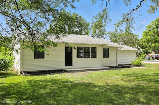 8100 Lockwood Ave, Burbank, IL 60459 - single story home with a front lawn and roof with shingles