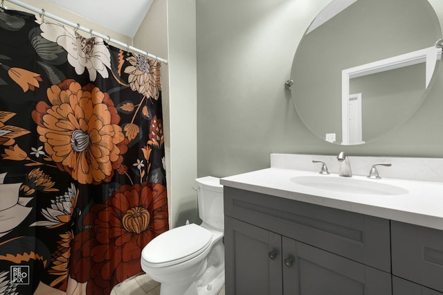 417 Chadsford Ct, Carol Stream, IL 60188 - full bath featuring vanity and curtained shower