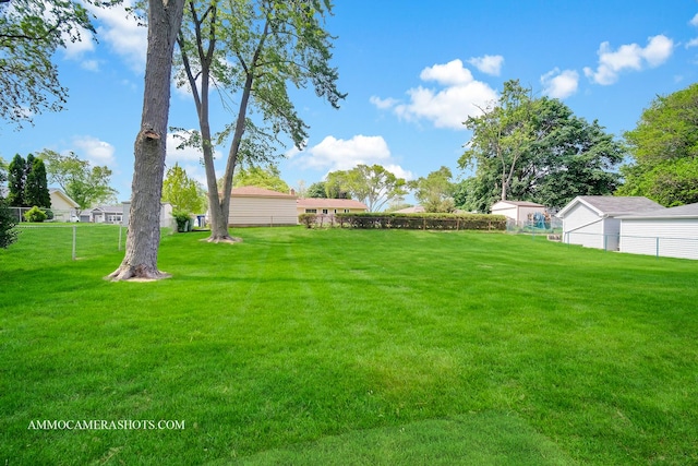 1607 Warwick Ln, Schaumburg, IL 60193 - view of yard