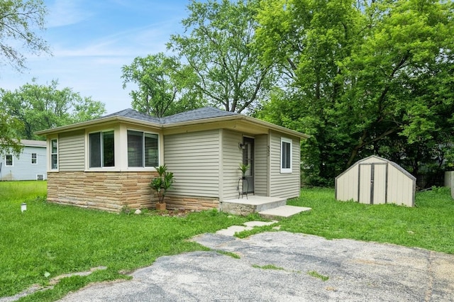 332 Lily Ln, Lakemoor, IL 60051 - photo 1