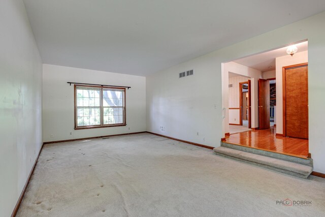 400 Seafarer Dr, Third Lake, IL 60030 - spare room with carpet