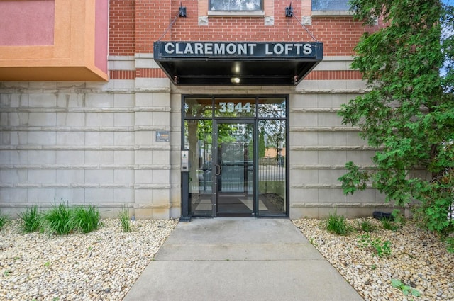 3944 N Claremont Ave Unit 303, Chicago, IL 60618 - photo 2