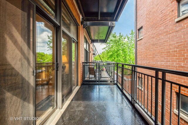 3944 N Claremont Ave Unit 303, Chicago, IL 60618 - photo 20