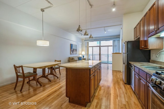 3944 N Claremont Ave Unit 303, Chicago, IL 60618 - photo 8