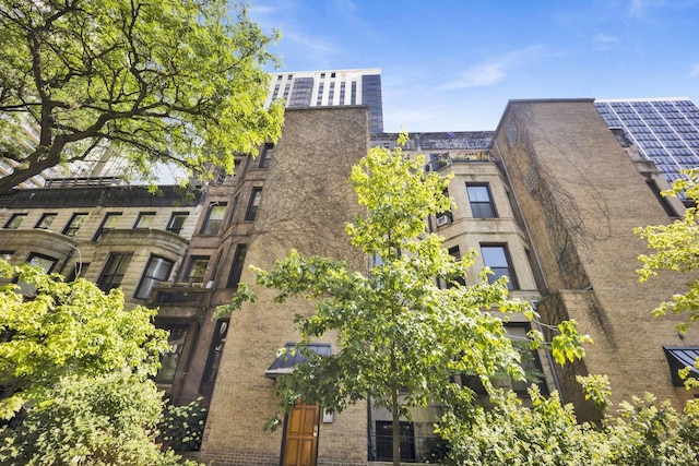 63 E Cedar St Unit 4B, Chicago, IL 60611 - photo 1