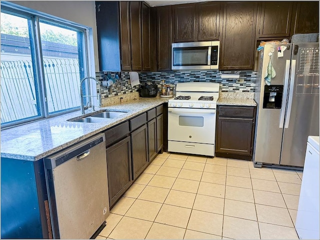 5540 Pebblebeach Dr, Hanover Park, IL 60133 - photo 9