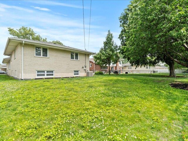 9526 S Kilbourn Ave, Oak Lawn, IL 60453 - photo 35