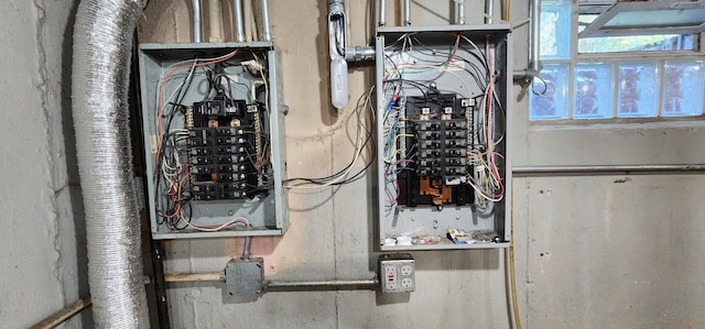 504 W Avery St, Elmhurst, IL 60126 - utilities featuring electric panel