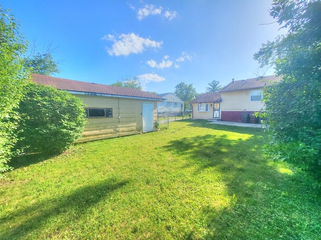 127 N Cedar Ln, Glenwood, IL 60425 - view of yard